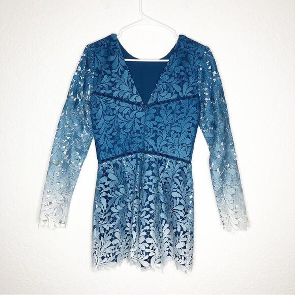 Adelyn Rae teal blue white ombre lace overlay eyelet trim romper size Small - Picture 13 of 13